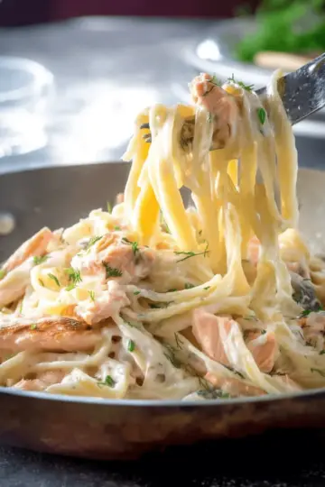 Alfredo Salmon Pasta