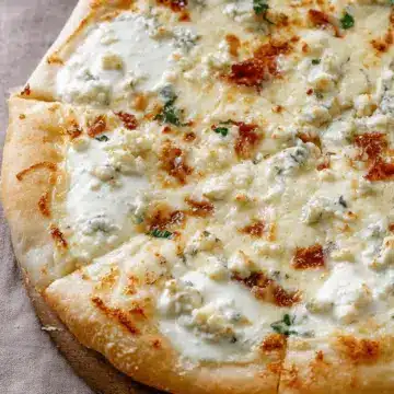 10 Minute Creamy Garlic White Pizza Sauce Recipe