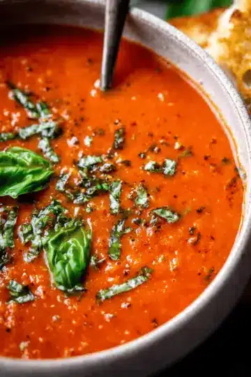 Homemade Roasted Tomato Basil Soup
