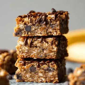 Peanut Butter Banana Chocolate Chip Oatmeal Bars