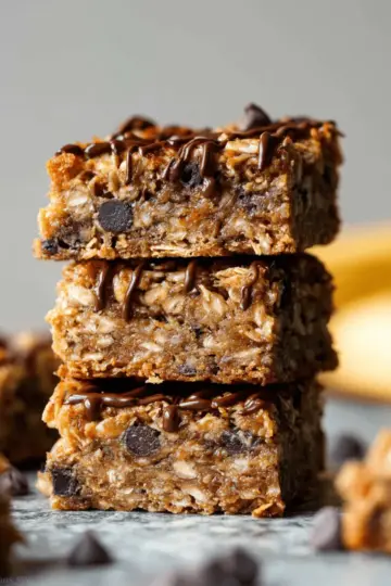 Peanut Butter Banana Chocolate Chip Oatmeal Bars