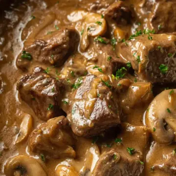 Slow Cooker Beef Stroganoff Stew