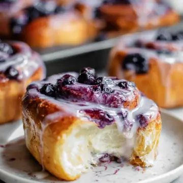 Fluffy Blueberry Cinnamon Rolls