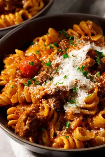 One pot creamy tomato beef pasta