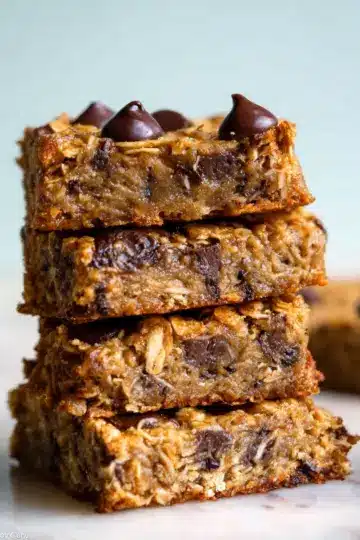 Peanut Butter Banana Chocolate Chip Oatmeal Bars