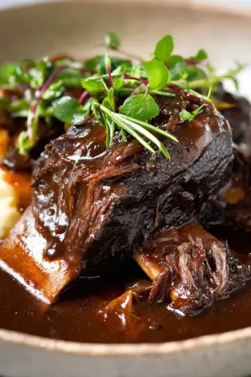 Braised Beef Short Ribs in Red Wine Sauce