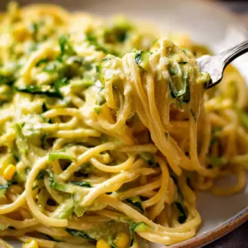 Pasta with Creamy Zucchini Sauce