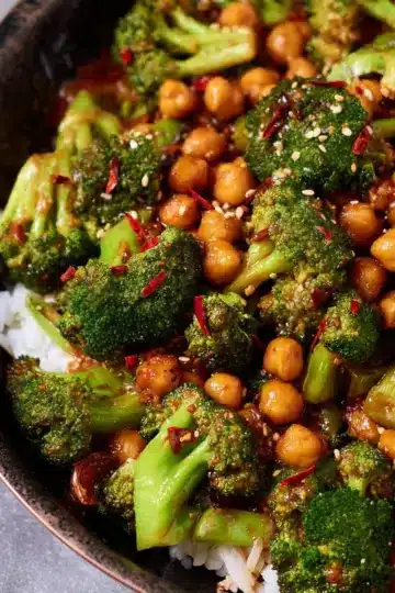 Garlic Broccoli Stir Fry With Chickpeas