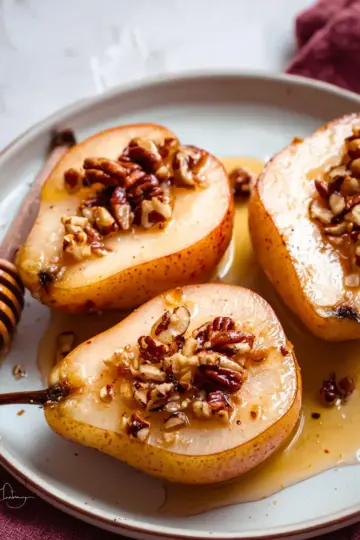 Baked Pears recipe with honey, cinnamon & pecans