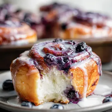 Fluffy Blueberry Cinnamon Rolls
